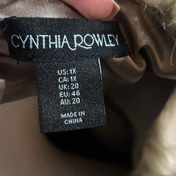 Cynthia Rowley Gray Faux Fur Vest - Picture 9 of 10
